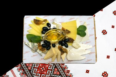 Сырное Ассорти в ресторане молдавской кухни Casa Maria